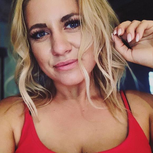 Meet your Posher, Natasha - Picture 1 of 1